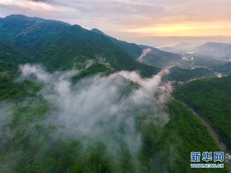 福州：雨后青山美