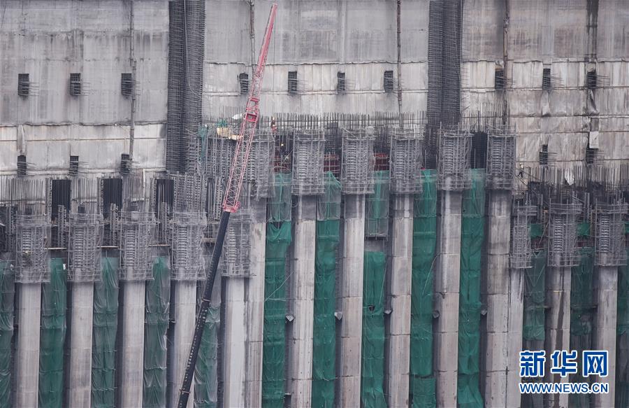 白鹤滩水电站加紧建设