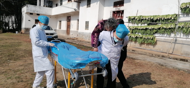 江西: 90后醫生韓樟平溫暖的背膀走紅 江西: 90后醫生韓樟平溫暖的背膀走紅_fororder_圖片14