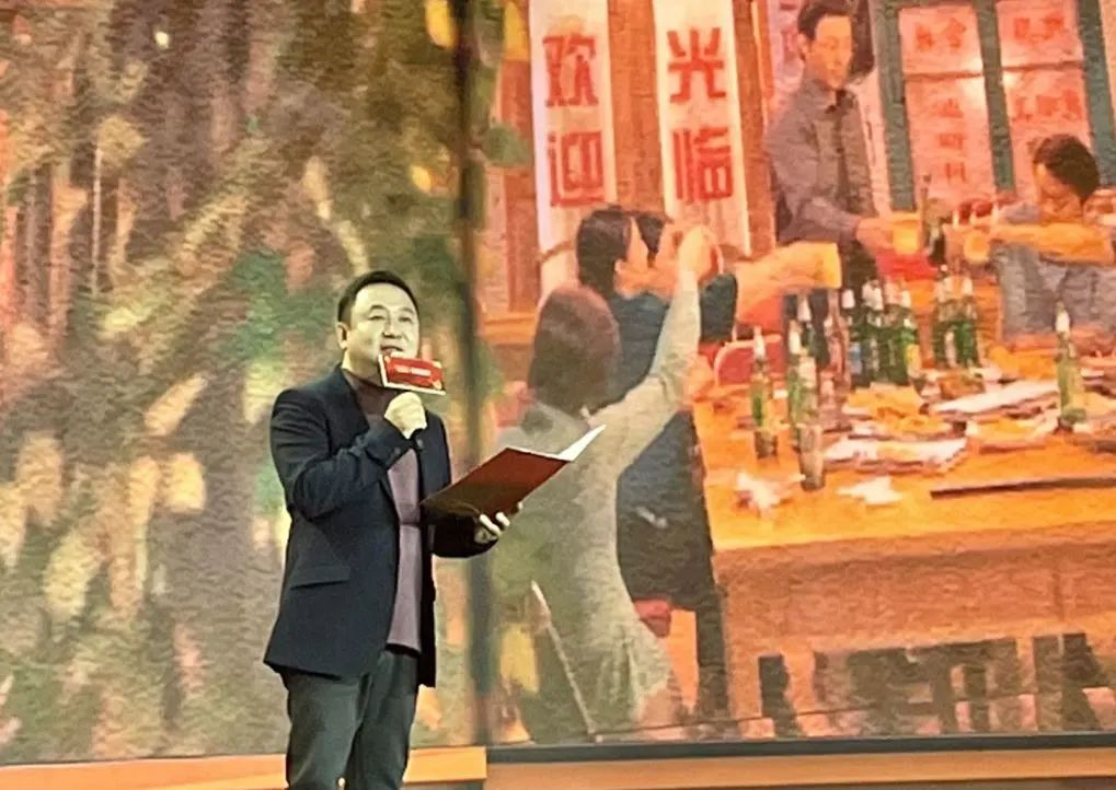 中广联合会会长范卫平出席首届全民阅读大会“阅读新时代·奋进新征程”全民阅读诵读活动并致辞_fororder_5