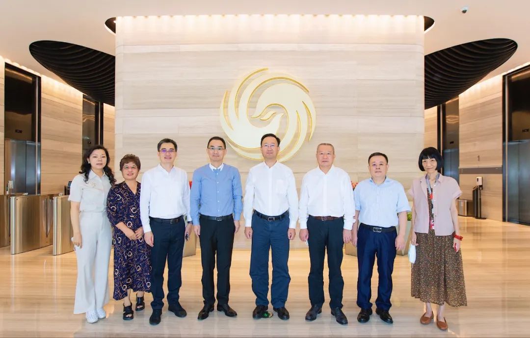 范卫平到北京凤凰中心参观调研