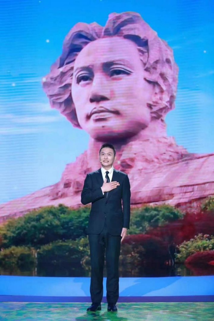 中广联合会演员委员会会员侯京健荣获2023全国广播电视和网络视听先进事迹报告会先进个人