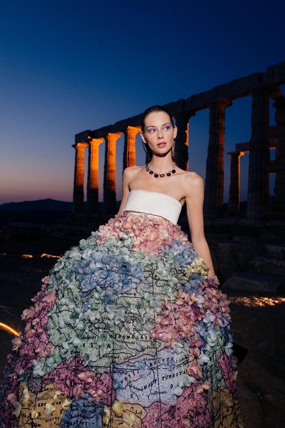 Yu Holdings 投资“印花女王”Mary Katrantzou 回归希腊向传承致敬