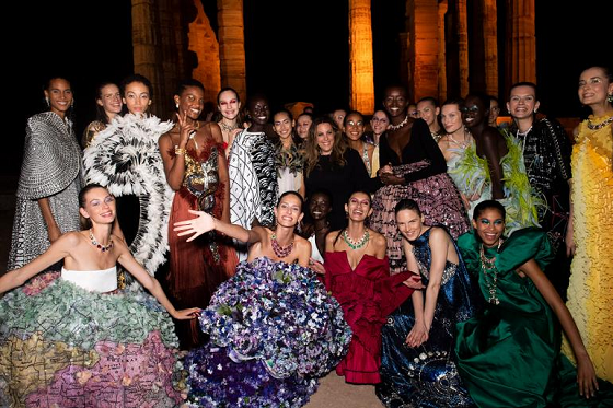 Yu Holdings 投资“印花女王”Mary Katrantzou 回归希腊向传承致敬
