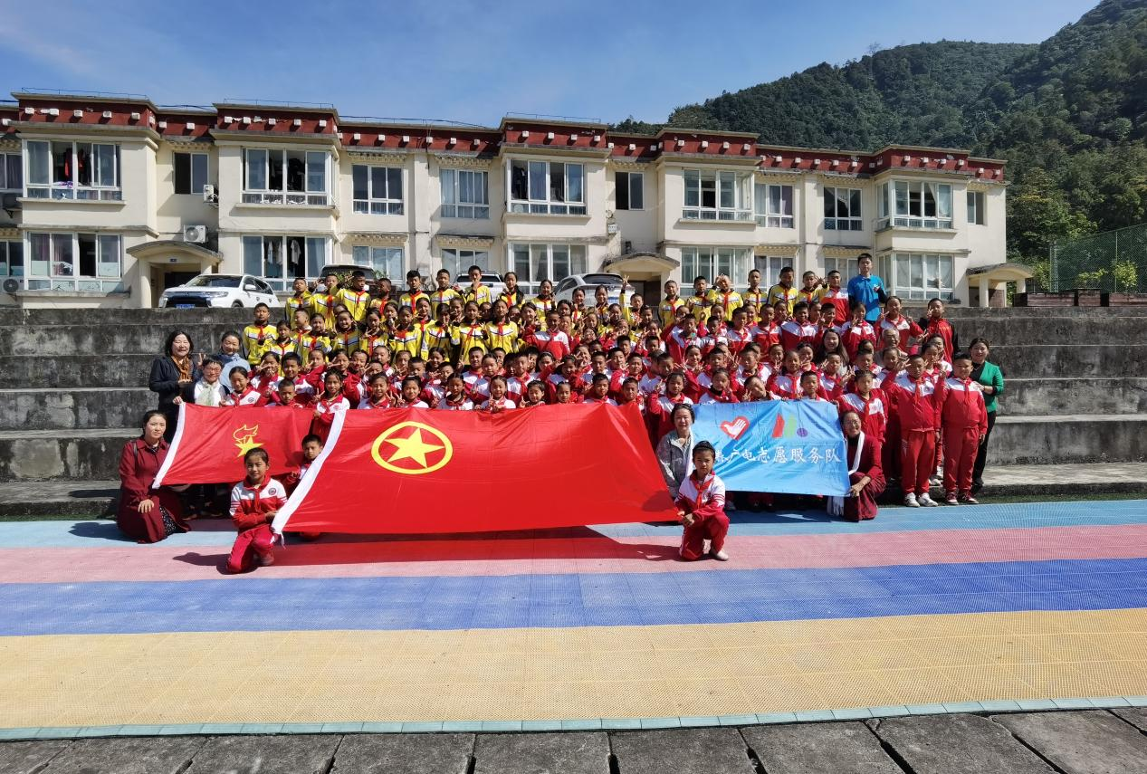 和孩子们一起听大山的回响——中广联合会青少广播节目委员会“公益进校园”活动走进西藏林芝墨脱县_fororder_图片9