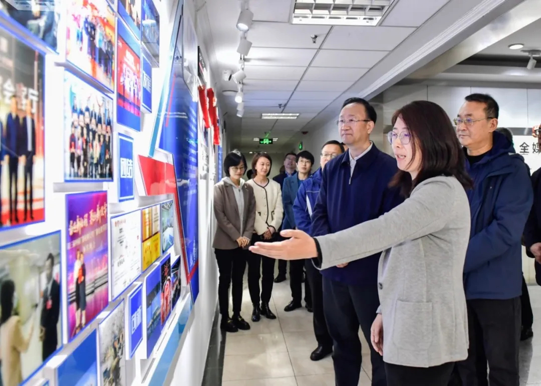 中广联合会会长范卫平一行赴青岛市广播电视台调研_fororder_4