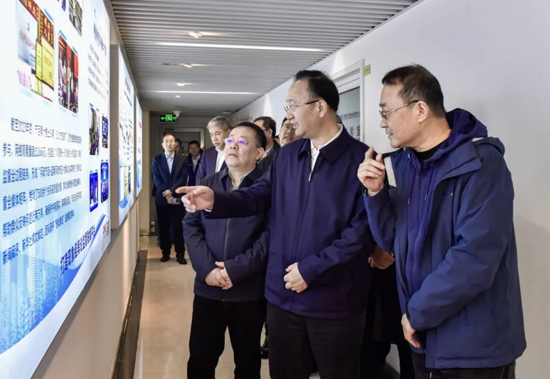 中广联合会会长范卫平一行赴青岛市广播电视台调研_fororder_3