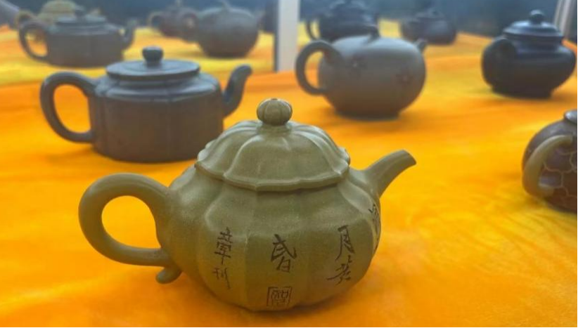 中广联合会书画摄影委员会举办2024海南紫砂书画艺术公益展_fororder_图片2