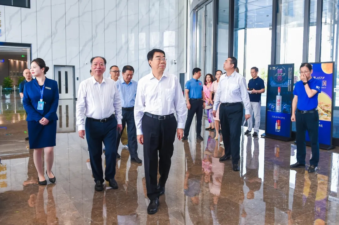 《守护长江 法治先行 》大型融媒体行动启动仪式在湖北举行_fororder_10