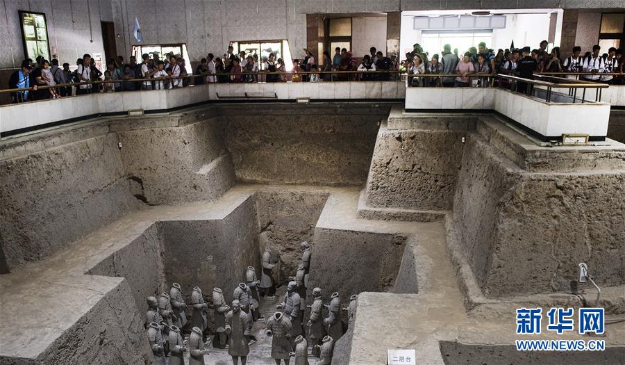 西安：秦兵马俑迎来参观旅游高峰