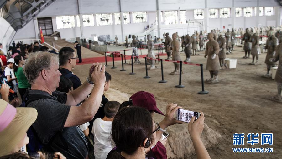 西安：秦兵马俑迎来参观旅游高峰