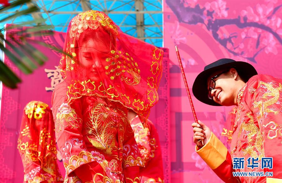 河北石家庄：教师集体婚礼