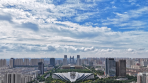 泰安：秋雨按下“暂停键” 城市美出“新高度”