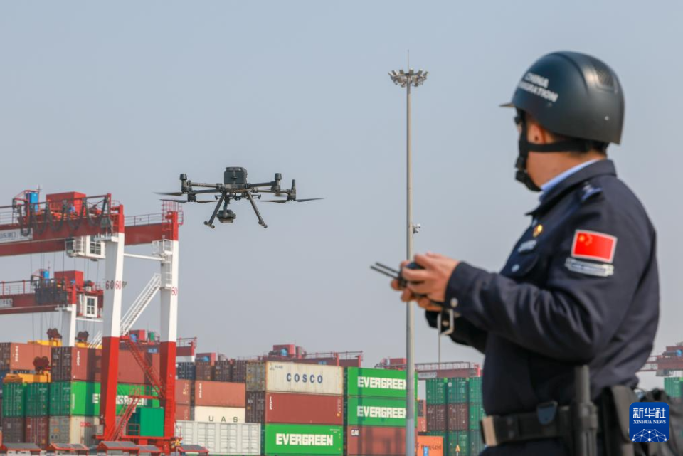 山东青岛:联合执法筑牢口岸安全防线_fororder_【山东青岛:联合执法筑牢口岸安全防线】3