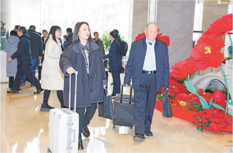 代表委员向山东省两会报到_fororder_【两会】1