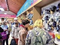 百万外国游客在张家界武陵源“慢下来”