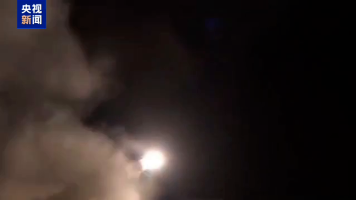 视频丨伊朗发动“真实承诺-4”第88轮行动 击中以色列集装箱船_fororder_图片4