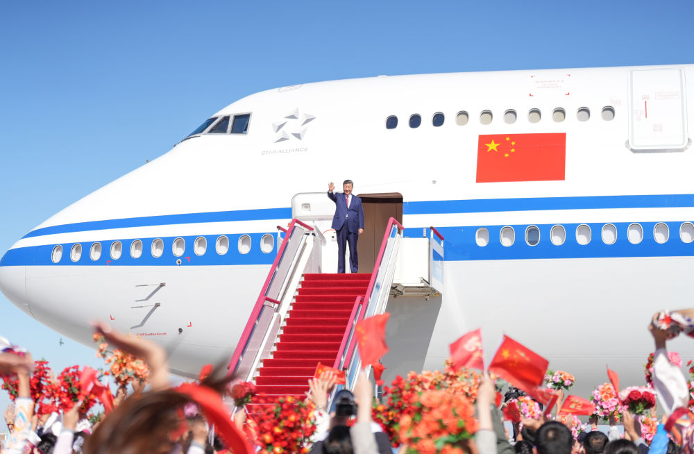 “开创新疆更加美好的明天”——习近平总书记率中央代表团出席新疆维吾尔自治区成立70周年庆祝活动纪实