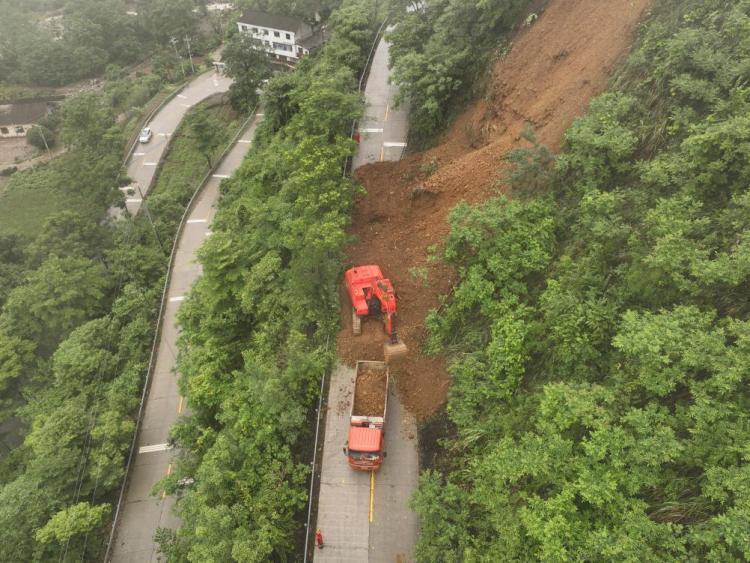 跟汛情“抢时间” 与洪水“比速度”——三湘大地防汛救灾一线扫描