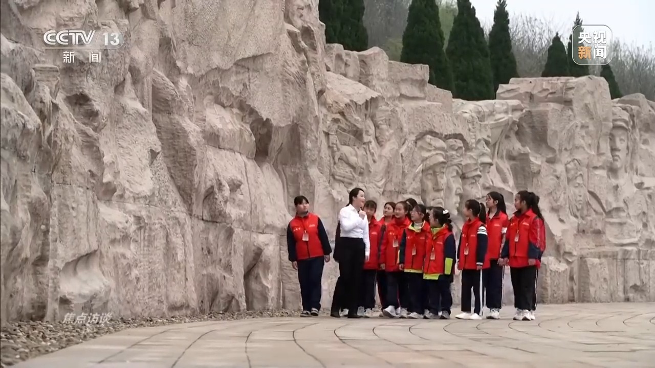 焦点访谈丨追忆峥嵘岁月 向不朽英烈致以深切敬意