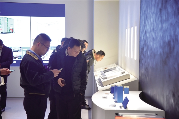 聚焦固态电池产业 开辟高质量发展新路径_fororder_乌海25103001_s