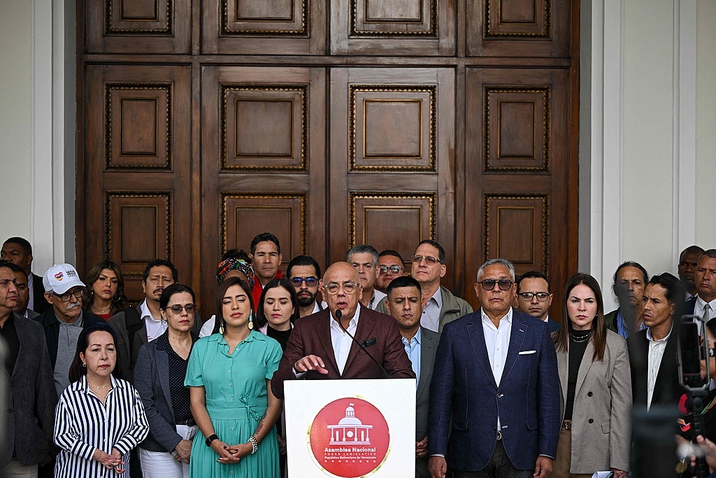 闪评 | 以压促变vs强势反击 美委关系后续如何发展?