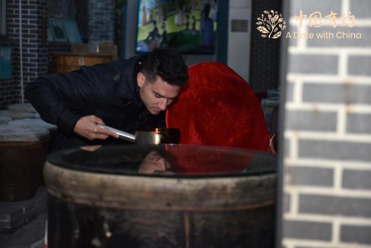 中国有约丨千年醋韵 看国际友人解锁山西老陈醋的“味觉密码”