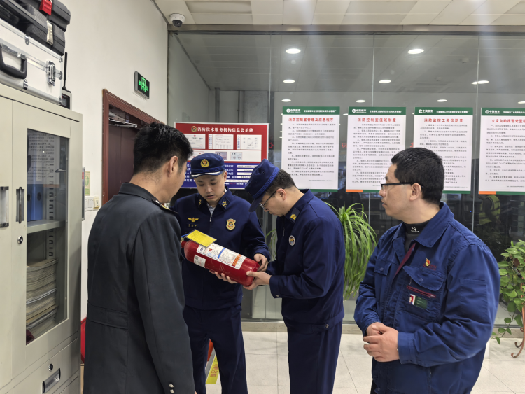 绷紧“责任弦” 织密“安全网”