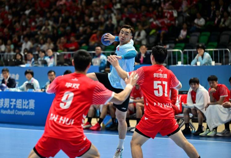 追光丨今夜,全运圣火点亮大湾区