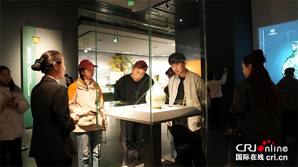 探寻神秘巴文化:台湾自媒体人走进达州罗家坝遗址博物馆(两岸关系)_fororder_8