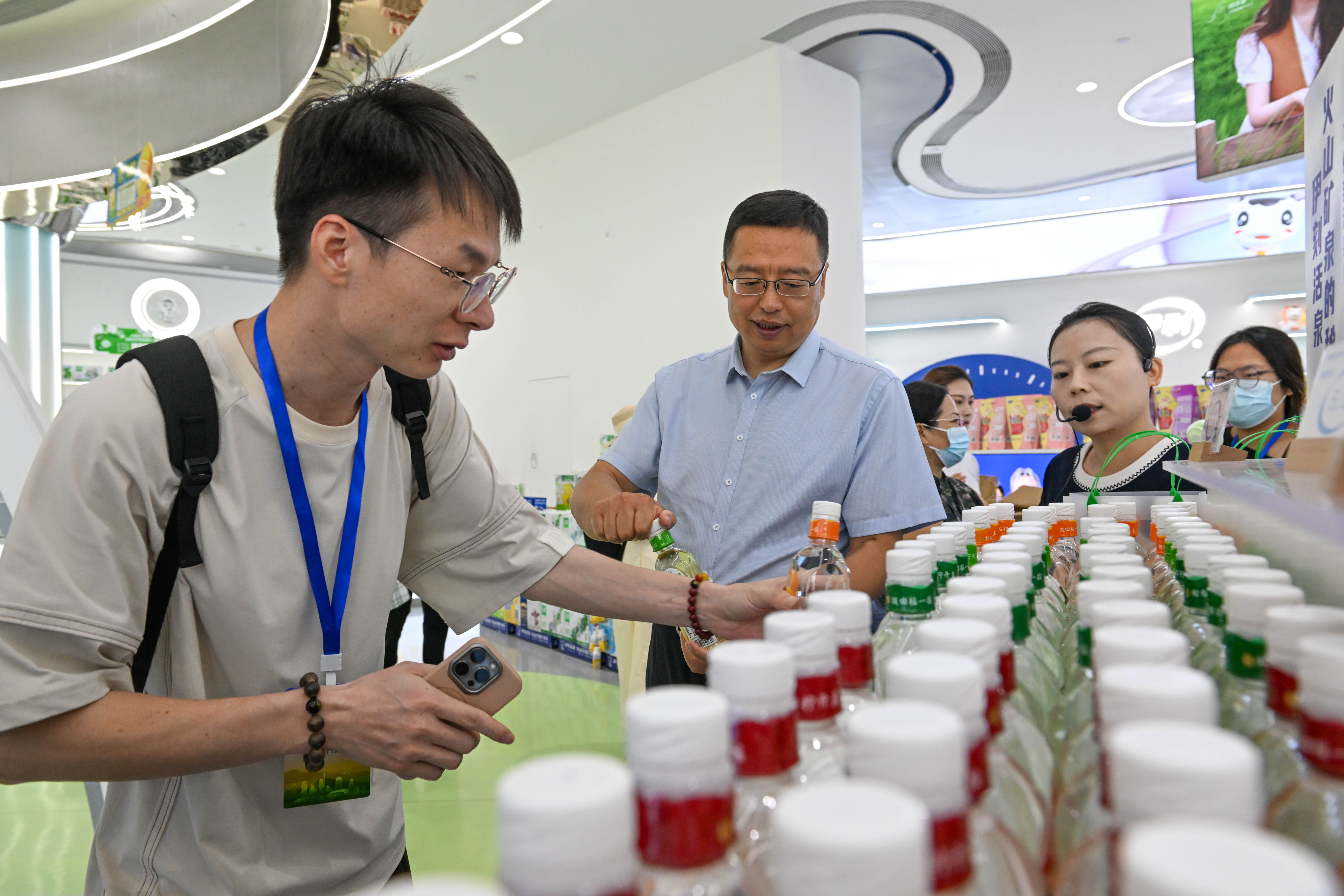 2025“何以北疆·遇见草原宝藏”网络名人打卡内蒙古主题活动在呼和浩特市启动_fororder_e1ee18c4b40b250280338a8855cac78