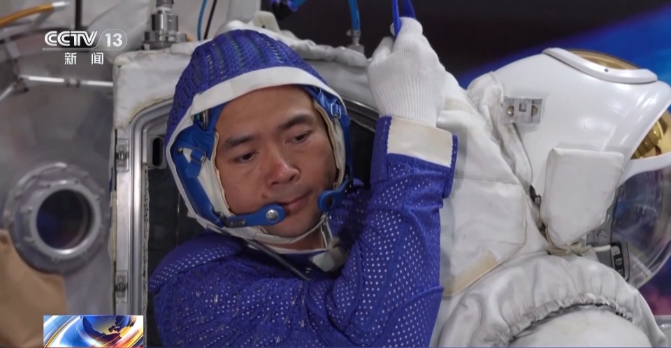 视频丨神舟二十一号航天员出差行囊大揭秘