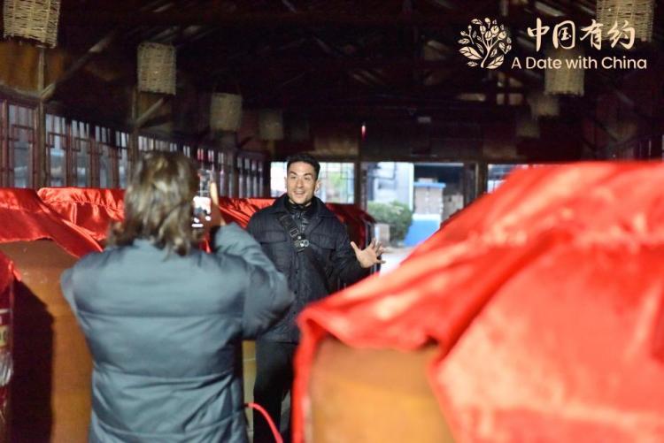 中国有约丨千年醋韵 看国际友人解锁山西老陈醋的“味觉密码”