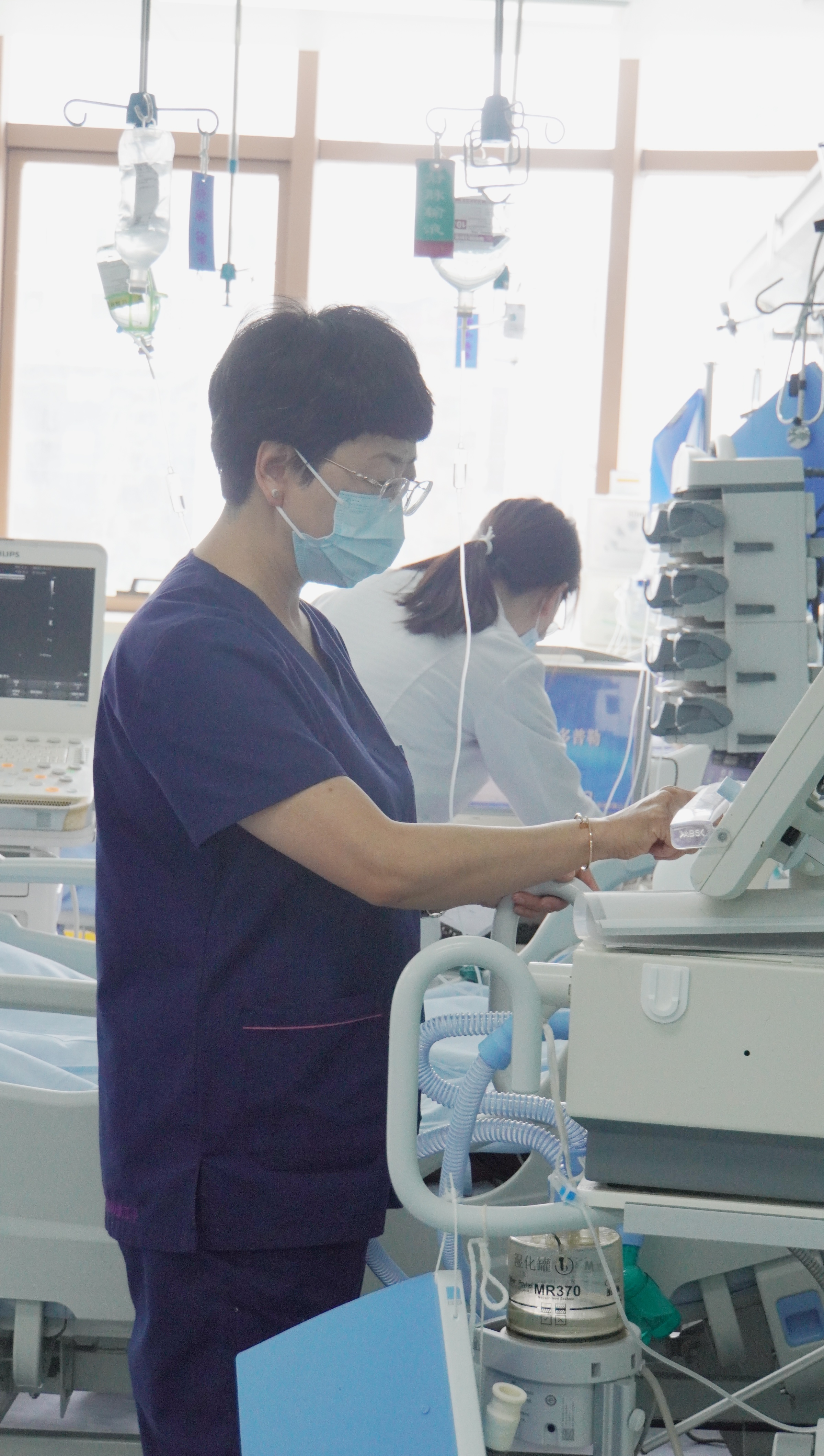 【向最美劳动者致敬】“icu掌舵人”张立平：以辛勤劳动 筑起生命防线_fororder_微信图片_20250430161217