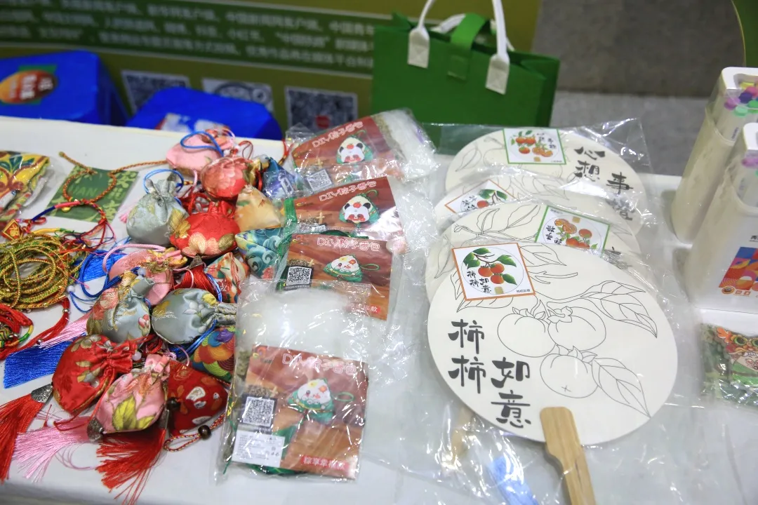 全国铁路1000余个站车,广泛开展“我的铁路风景:美好旅途 粽享端午”文化互动活动_fororder_企业微信截图_17488304664834