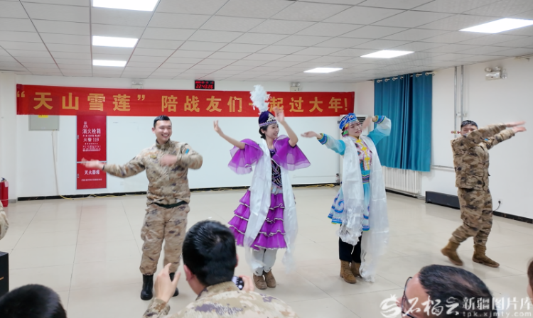 新春走基层丨“天山雪莲”:逆行探亲,温暖高原战位