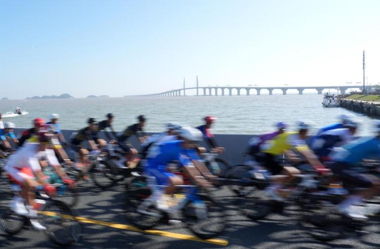 追光丨今夜,全运圣火点亮大湾区