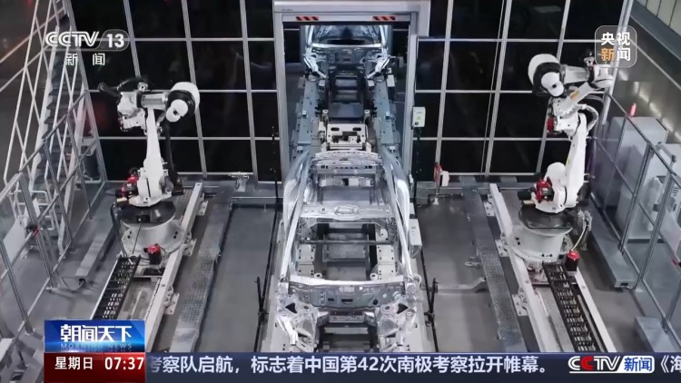 工业机器人产量大增 前三季度我国实现“智”造升级