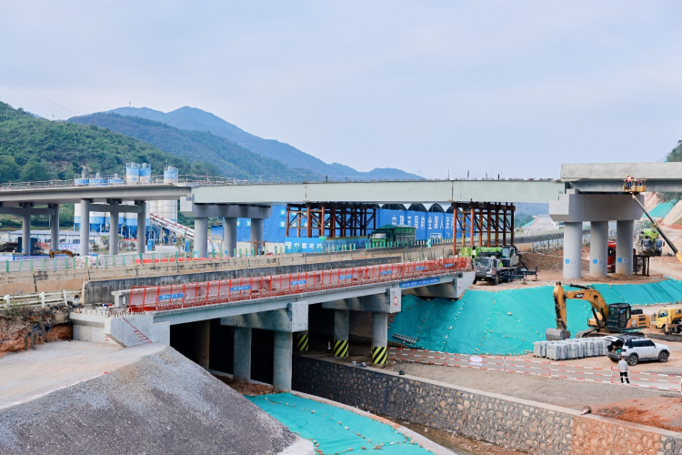 从耒宜高速改扩建项目现场看传统建筑行业的品质提升_fororder_3