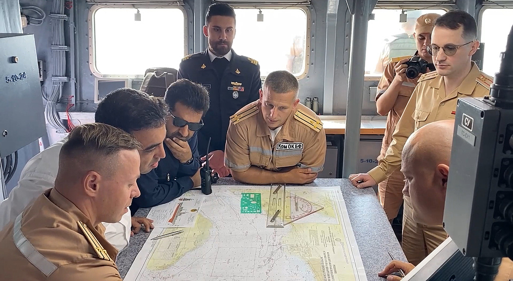 伊朗俄罗斯关键时期举行海上联合军演有何考量?