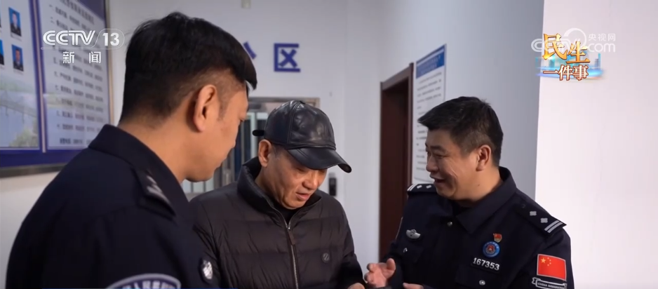 民生一件事 | 从数天等待到立等可取 居住证的速度变革书写民生“温度答卷”