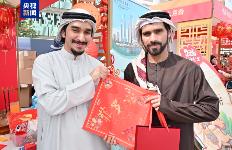 传统年俗与科技同框 总台马年春晚宣传片点亮迪拜“欢乐春节”巡游