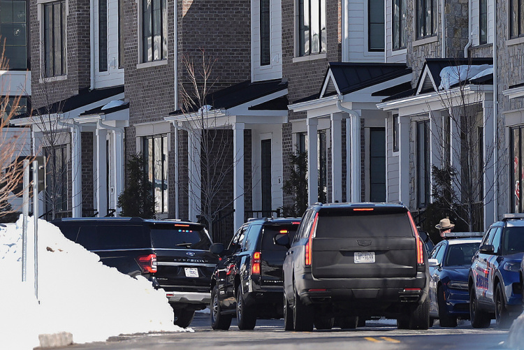 克林顿否认知晓爱泼斯坦罪行 称与其接触有限