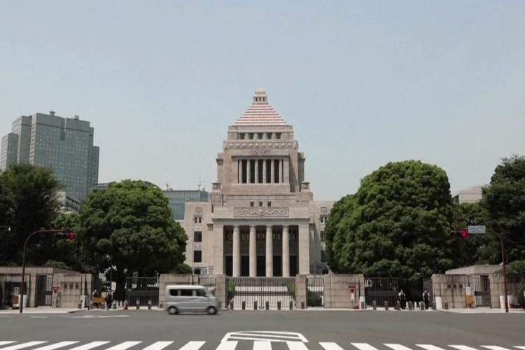 冲绳县知事就美军士兵涉嫌抢劫杀人案提出抗议