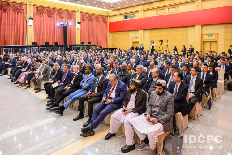 新华鲜报|驻华使节看“十五五”规划建议:中国新蓝图 世界新机遇