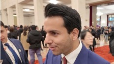 兩會現場 外國記者點贊中國AI和機器人_fororder_QQ20260306-201555