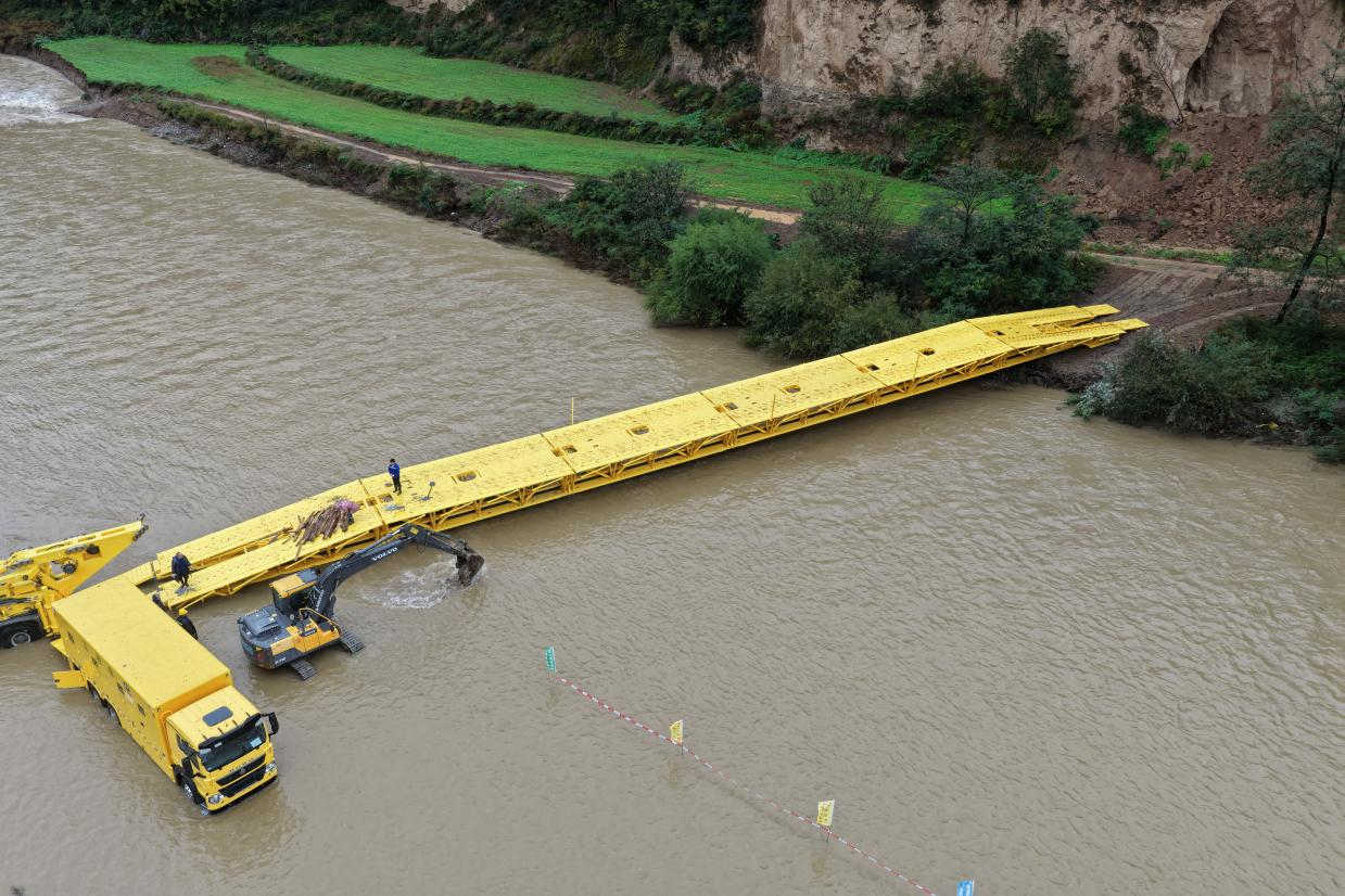 State Grid Shaanxi Electric Power Company Limited Successfully Erects Large-Span Mechanized Bridge to Ensure Steady Progress of the ''Gansu-to-Zhejiang Power Transmission” Project_fororder_图片2