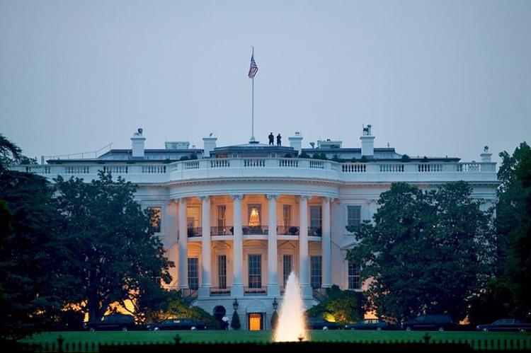 知情人士:特朗普考虑对伊朗实施“有限规模”的初步打击