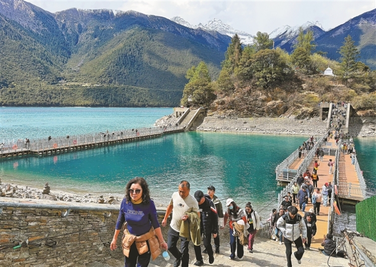 书写“山水”文章 打造“诗与远方”