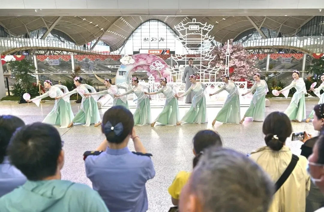 全国铁路1000余个站车,广泛开展“我的铁路风景:美好旅途 粽享端午”文化互动活动_fororder_企业微信截图_17488305151391